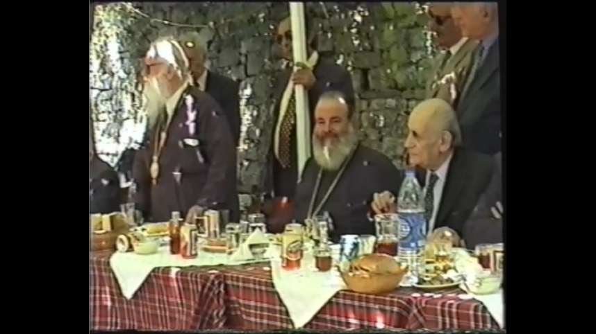 Εξώφυλλο για: 1999.07.06 - Δημητσάνα. Γεύμα του Aρχιεπισκόπου Αθηνών και πάσης Ελλάδος Χριστόδουλου στην Καλλιθέα